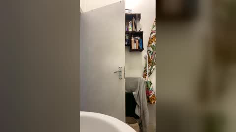 dadbodlondon online show from March 25, 1:48 pm