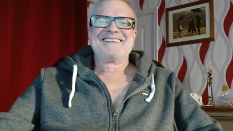 Brian ... online show from February 4, 9:21 pm