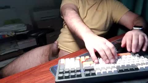 Snapshot of daddypimp3 chatting on October 28, 11:29 pm Paul online show from October 28, 11:29 pm