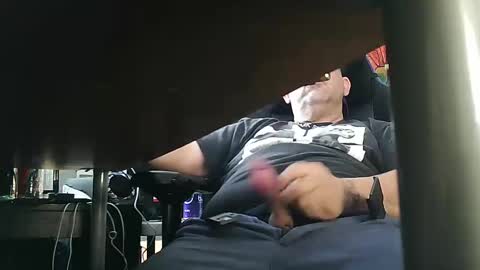 Snapshot of daddys_belthand chatting on March 6, 8:05 pm daddys_belthand online show from March 6, 8:05 pm