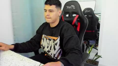 my name is Jhon and I live in colombia online show from November 7, 3:10 am