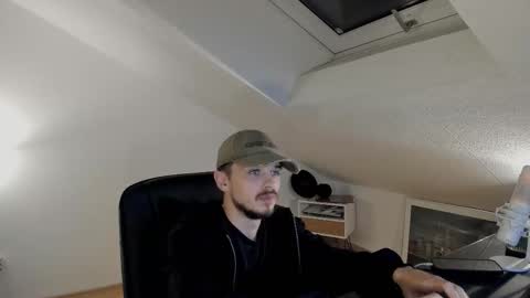 Daimon  online show from October 14, 3:57 am