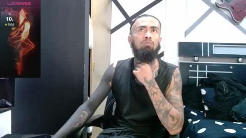 Snapshot of daimon_rock01 chatting on October 8, 5:45 am felipe online show from October 8, 5:45 am