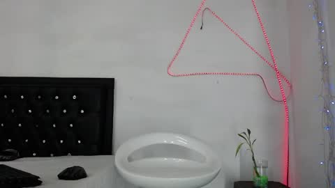 damian_hart_24cm online show from May 18, 12:11 pm