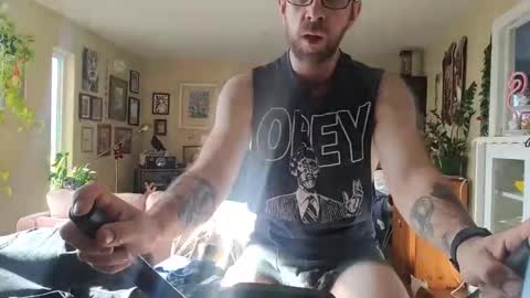 damien_mace online show from December 14, 3:25 pm