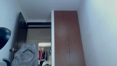 dammuscle online show from February 8, 5:28 pm