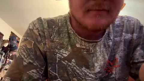 Snapshot of danielp_mod_cb chatting on January 12, 10:01 pm Daniel    y. online show from January 12, 10:01 pm