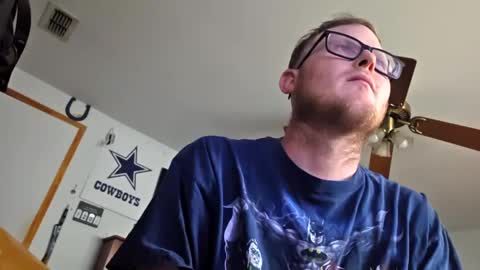 Snapshot of danielp_mod_cb chatting on September 11, 10:31 pm Daniel    y. online show from September 11, 10:31 pm