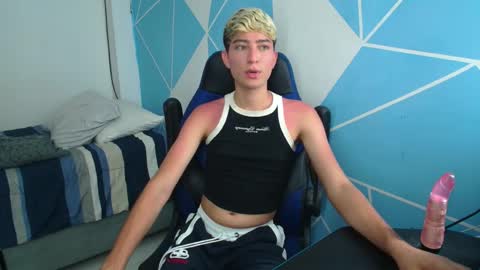 Dani Lovers  online show from February 4, 9:10 pm