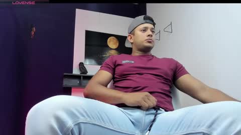 Snapshot of dante_bigboss chatting on March 6, 9:36 am Dante online show from March 6, 9:36 am