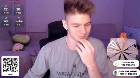 Snapshot of dantebigboi chatting on December 26, 8:11 pm Daniel online show from December 26, 8:11 pm