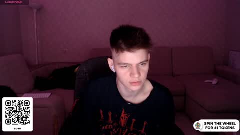 Snapshot of dantebigboi chatting on December 18, 7:30 pm Daniel online show from December 18, 7:30 pm