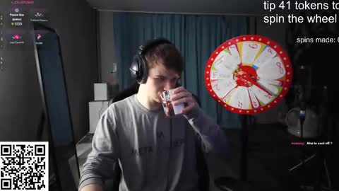 Snapshot of dantebigboi chatting on October 8, 2:10 pm Daniel online show from October 8, 2:10 pm