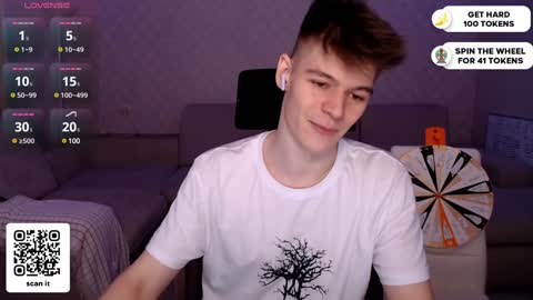 Snapshot of dantebigboi chatting on January 23, 8:45 pm Daniel online show from January 23, 8:45 pm