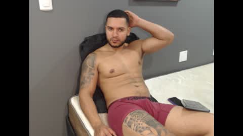 dantebrown1 online show from February 4, 3:56 am