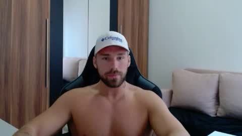 darius_94 online show from February 4, 11:05 am