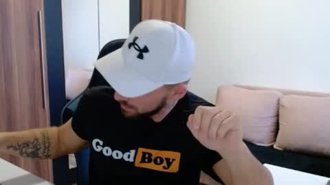 darius_94 online show from November 23, 6:35 am