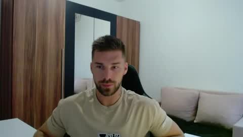 darius_94 online show from May 17, 10:55 am
