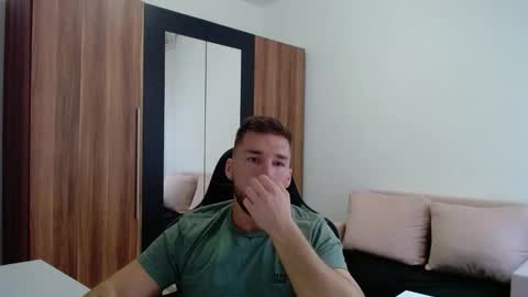 darius_94 online show from May 15, 5:37 am
