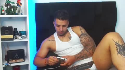 Darius Phoenix  online show from December 4, 10:57 am