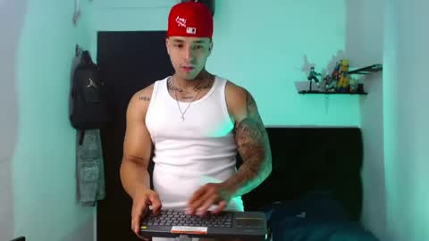 Darius Phoenix  online show from April 14, 8:08 pm