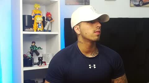 Darius Phoenix  online show from March 5, 5:40 am