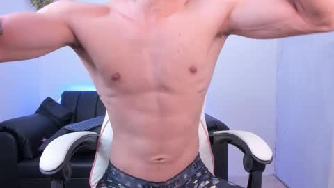 dark_valentino online show from March 21, 8:19 am