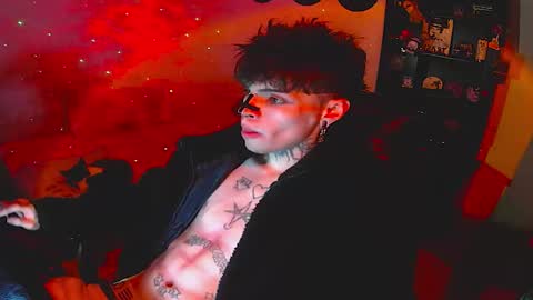   online show from October 18, 9:03 am