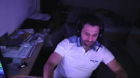 darkschneider_ online show from September 30, 5:35 am