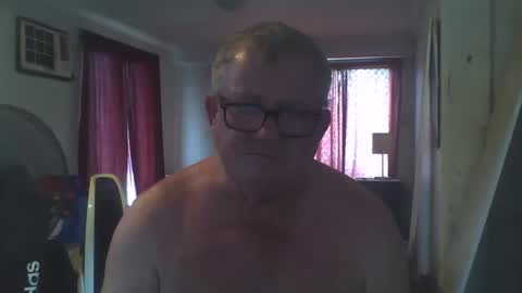 Snapshot of darwincock chatting on January 15, 6:01 am darwincock online show from January 15, 6:01 am