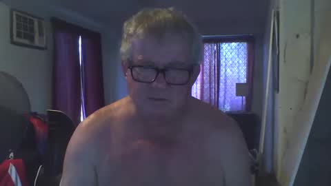 Snapshot of darwincock chatting on February 28, 10:17 pm darwincock online show from February 28, 10:17 pm