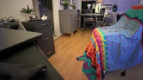 Snapshot of datguy127 chatting on February 18, 5:09 am Datguy127 online show from February 18, 5:09 am