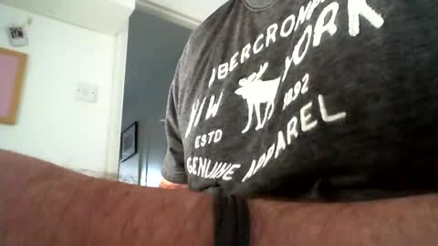 davesu12345 online show from January 9, 8:24 am