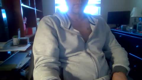 Snapshot of davethebooky chatting on December 2, 4:29 pm Dave online show from December 2, 4:29 pm