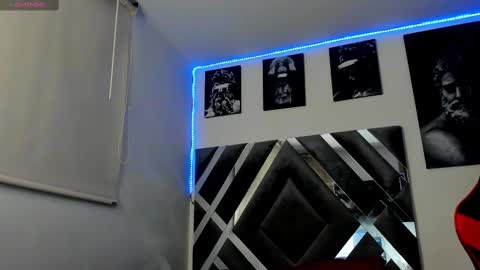 Twitter davidsanctum online show from March 6, 12:10 am