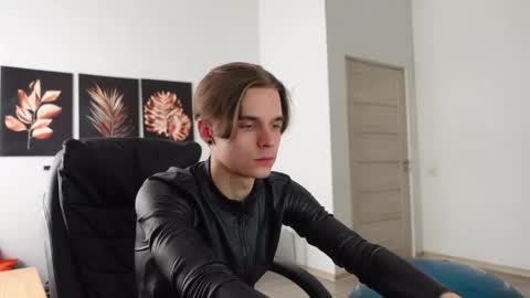 DAVID HEATH online show from April 29, 1:05 pm