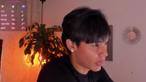 Snapshot of david_lux chatting on October 22, 1:37 pm David online show from October 22, 1:37 pm