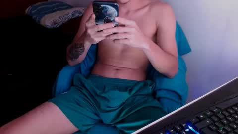 davidsalazar33 online show from March 6, 2:41 am