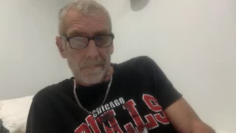 deanofflove221000 online show from September 11, 11:31 am