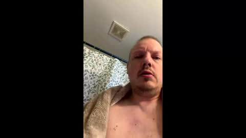 deezenutz64 online show from June 10, 5:57 pm