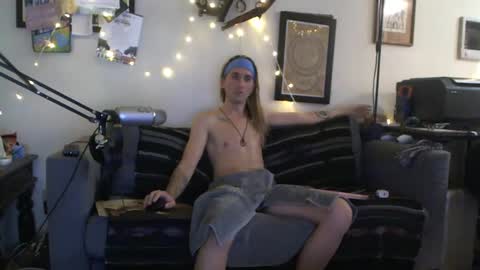 definatelyvegan online show from October 4, 2:05 am