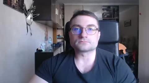 Snapshot of den_lover1 chatting on February 25, 8:36 am Den online show from February 25, 8:36 am