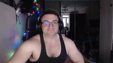 Snapshot of den_lover1 chatting on December 28, 12:14 pm Den online show from December 28, 12:14 pm