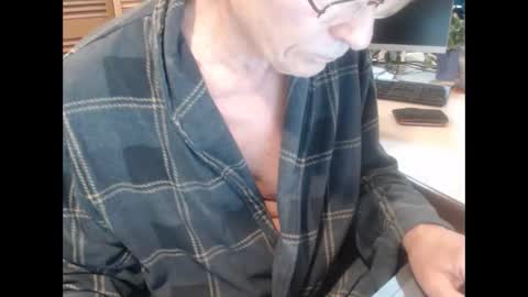 Den  Jet online show from February 7, 10:33 am