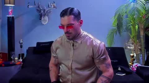 dennis_cox_ online show from June 3, 7:32 am