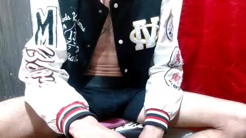 dereck online show from January 8, 8:52 am