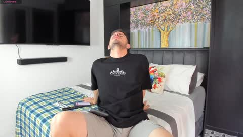 Derek Hussain online show from January 23, 7:51 pm