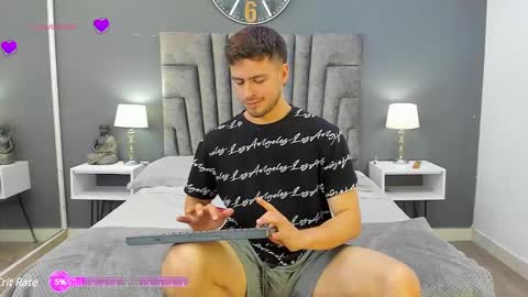 Derek Hussain online show from December 21, 8:00 pm