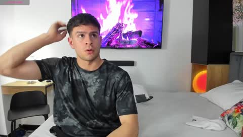 Derek Hussain online show from February 5, 10:55 pm