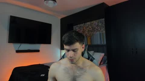 Derek Hussain online show from September 15, 9:05 pm